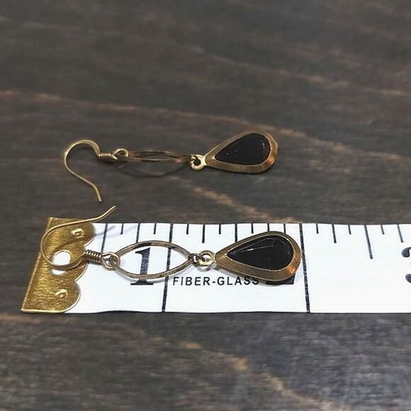 Vtg brass and black faceted acrylic tear drop dangle earrings - Picture 4 of 4
